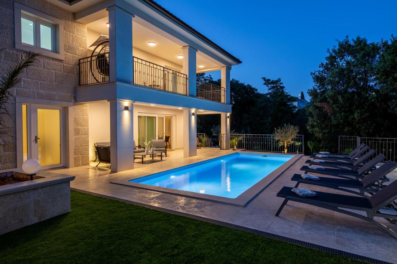 Villa Pafran With Heated Pool Krk 克尔克 外观 照片