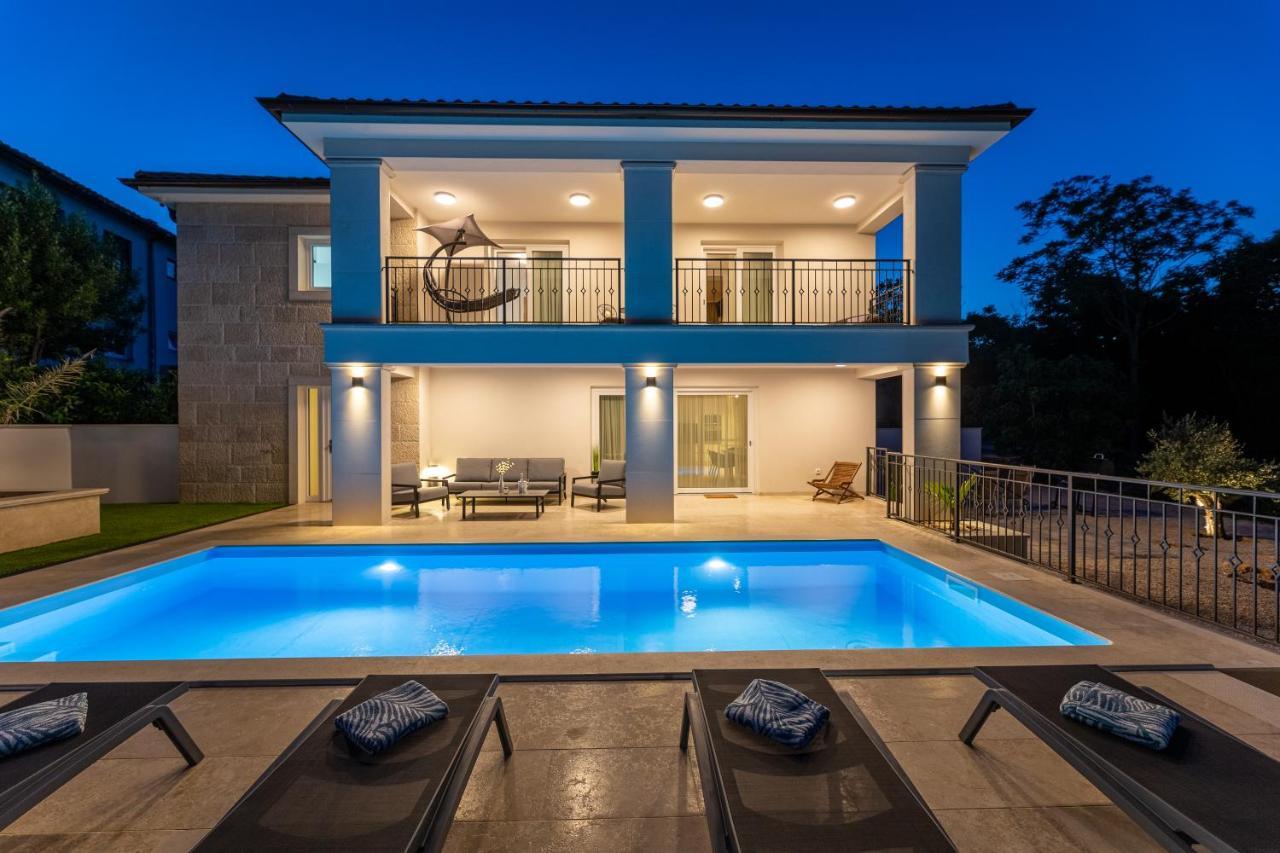 Villa Pafran With Heated Pool Krk 克尔克 外观 照片