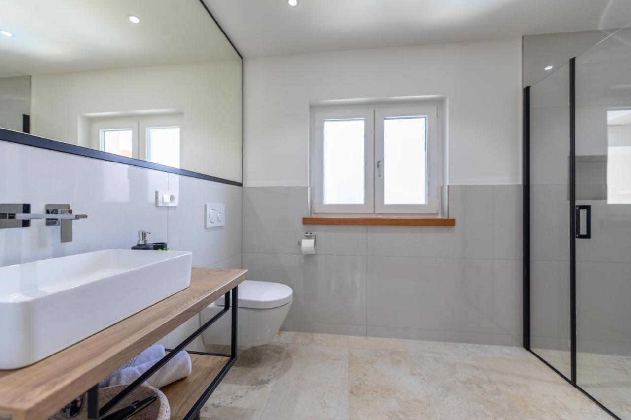 Villa Pafran With Heated Pool Krk 克尔克 外观 照片