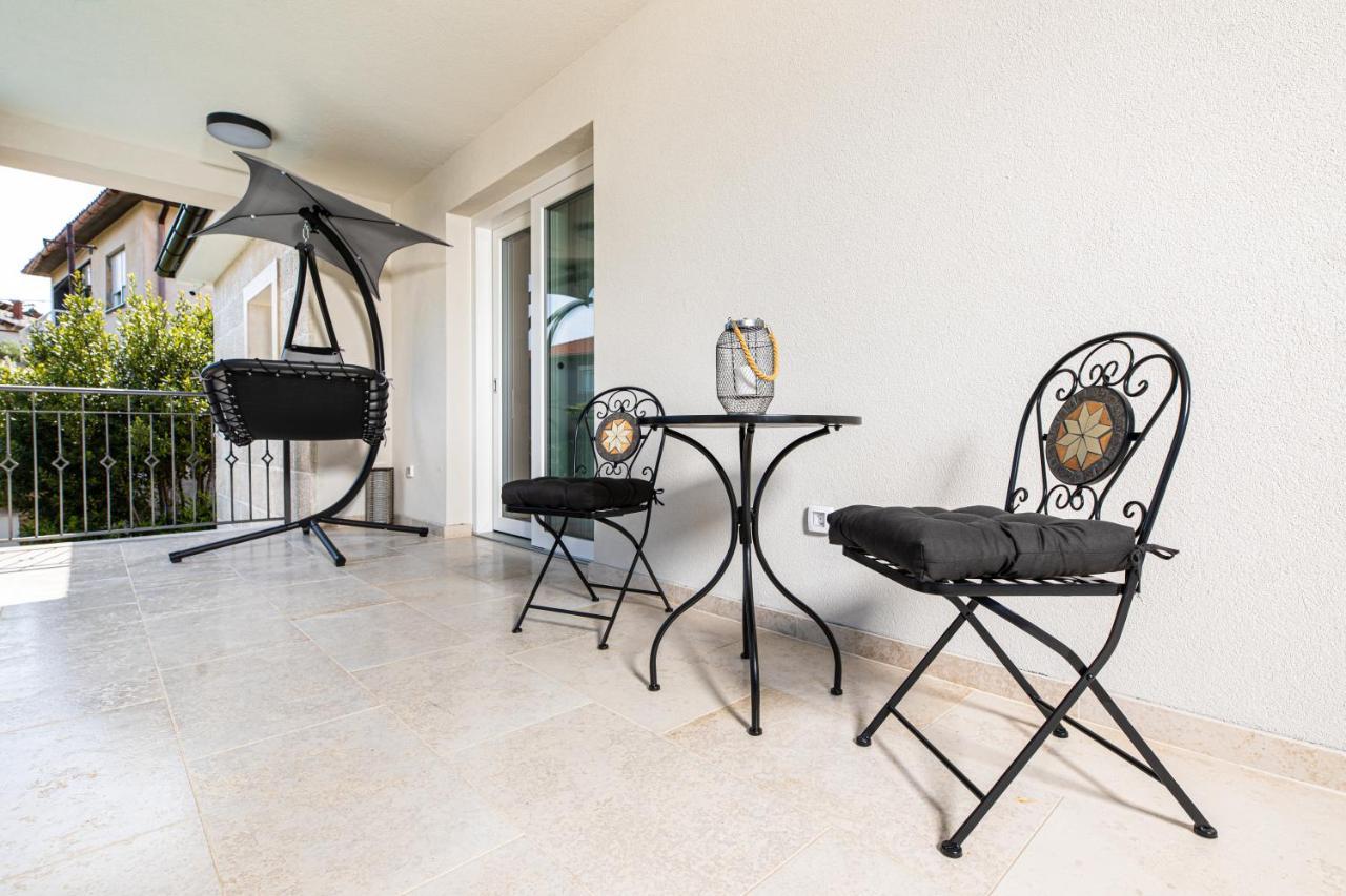 Villa Pafran With Heated Pool Krk 克尔克 外观 照片