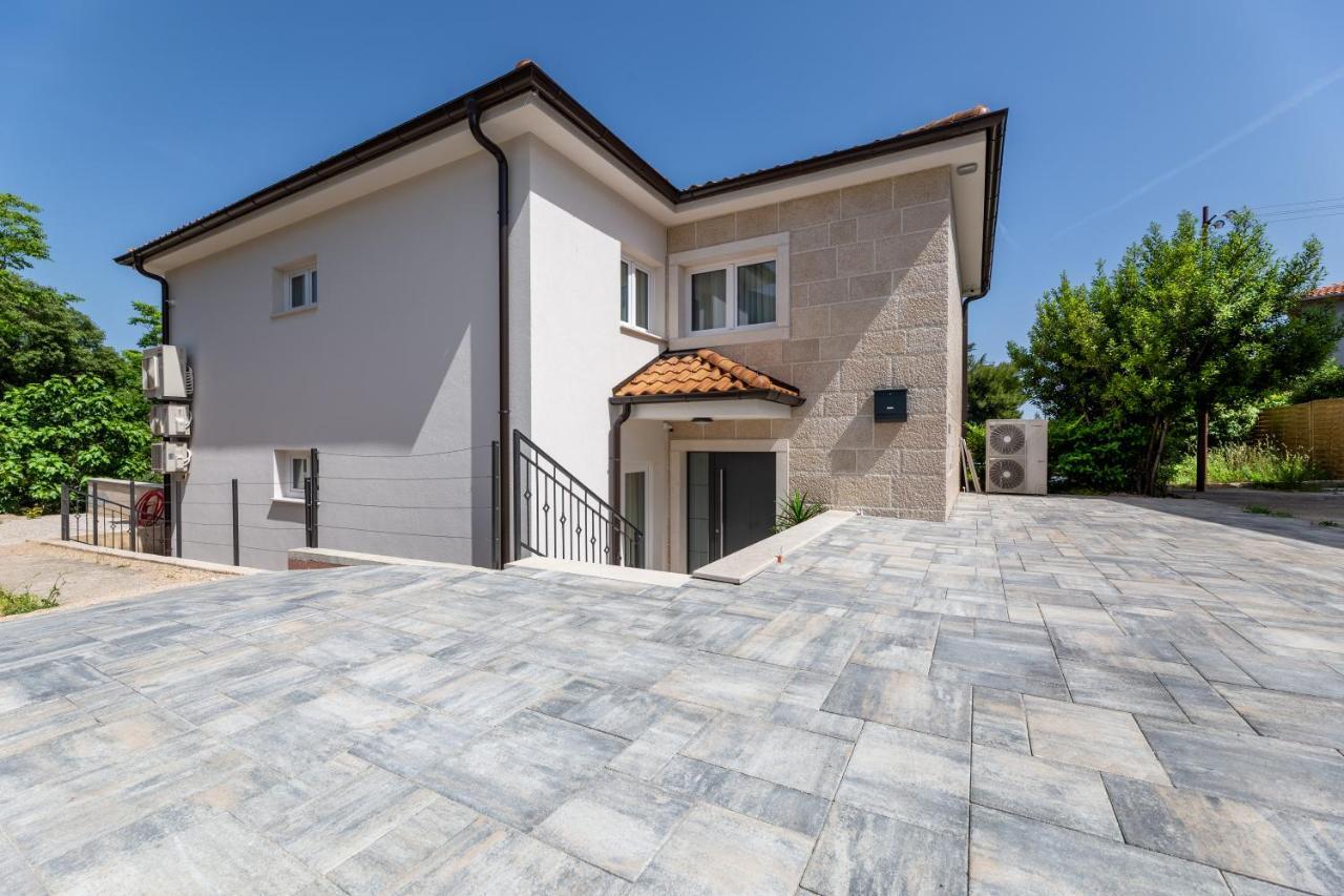Villa Pafran With Heated Pool Krk 克尔克 外观 照片