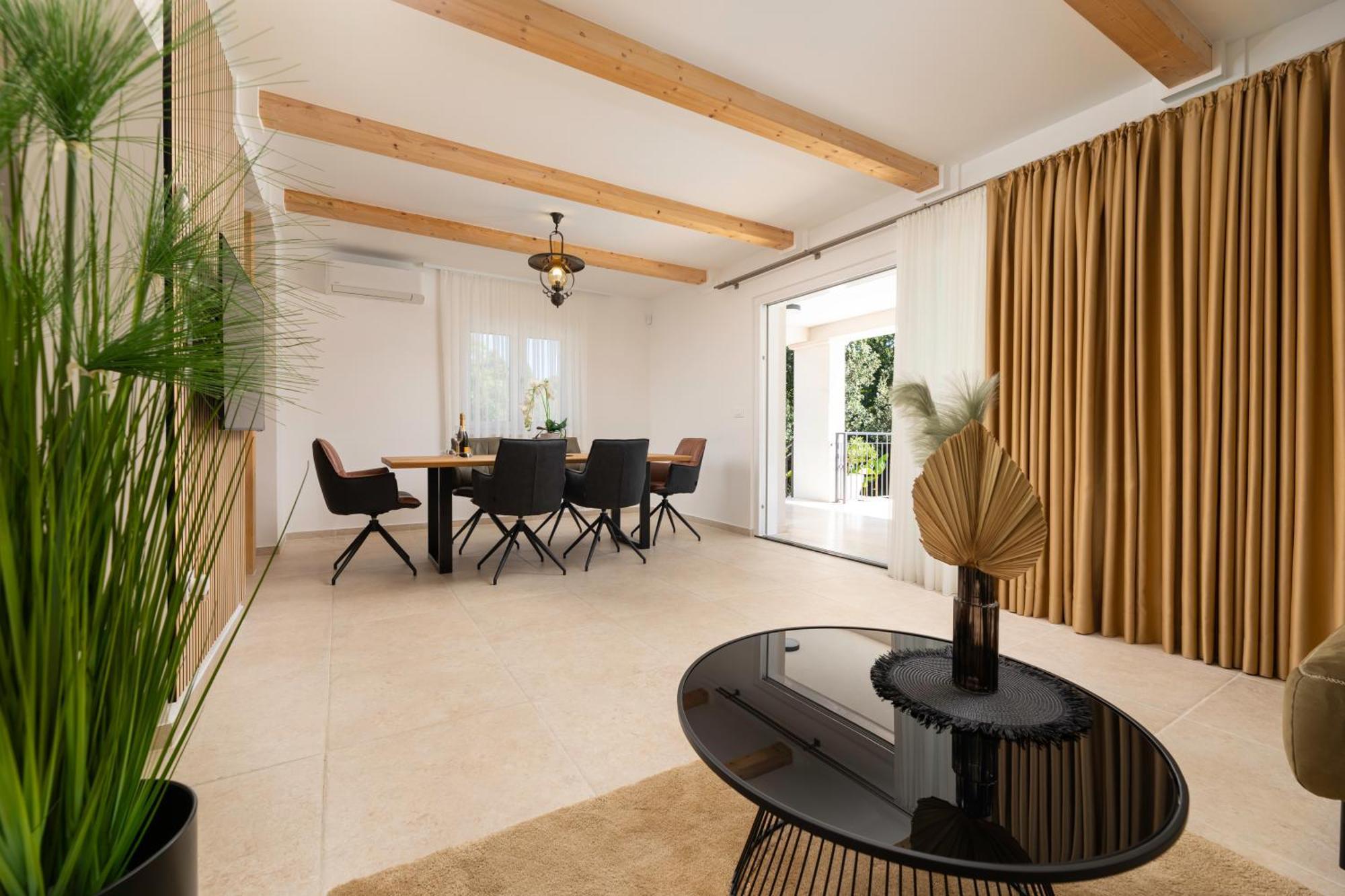 Villa Pafran With Heated Pool Krk 克尔克 外观 照片